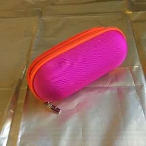 CLINIQUE EYEGLASS CASE
